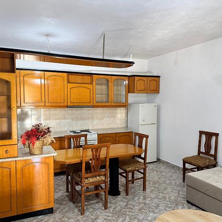 Alex Apartments Саранде Екстериор снимка
