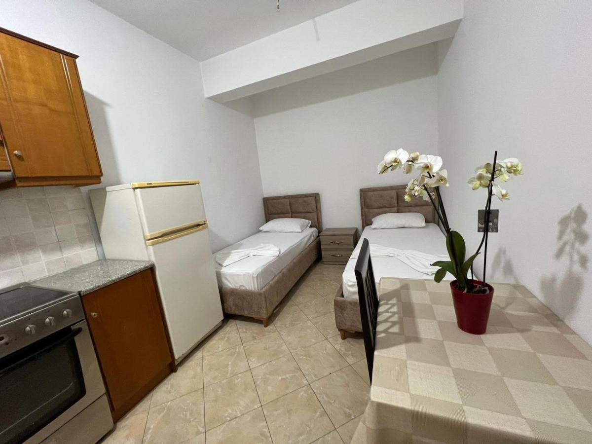 Alex Apartments Саранде Екстериор снимка