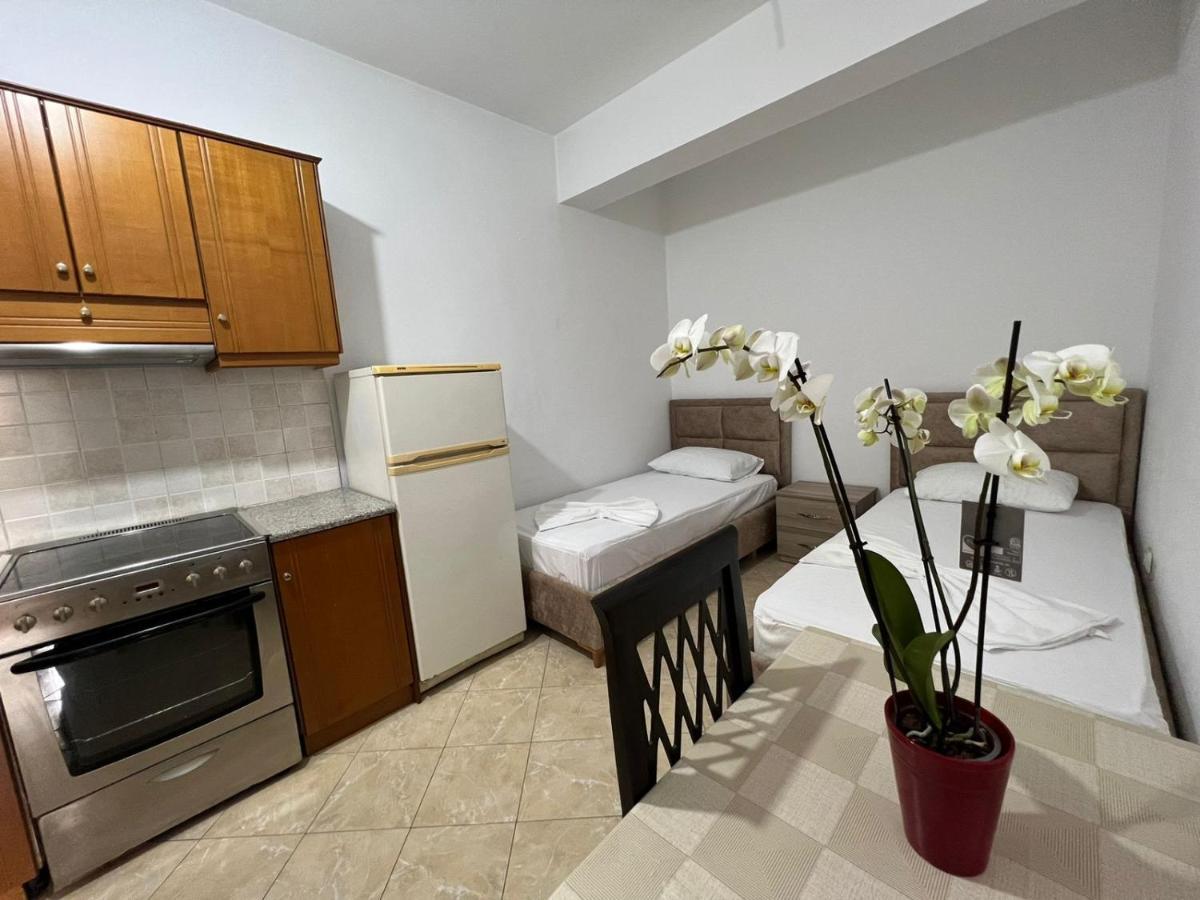 Alex Apartments Саранде Екстериор снимка