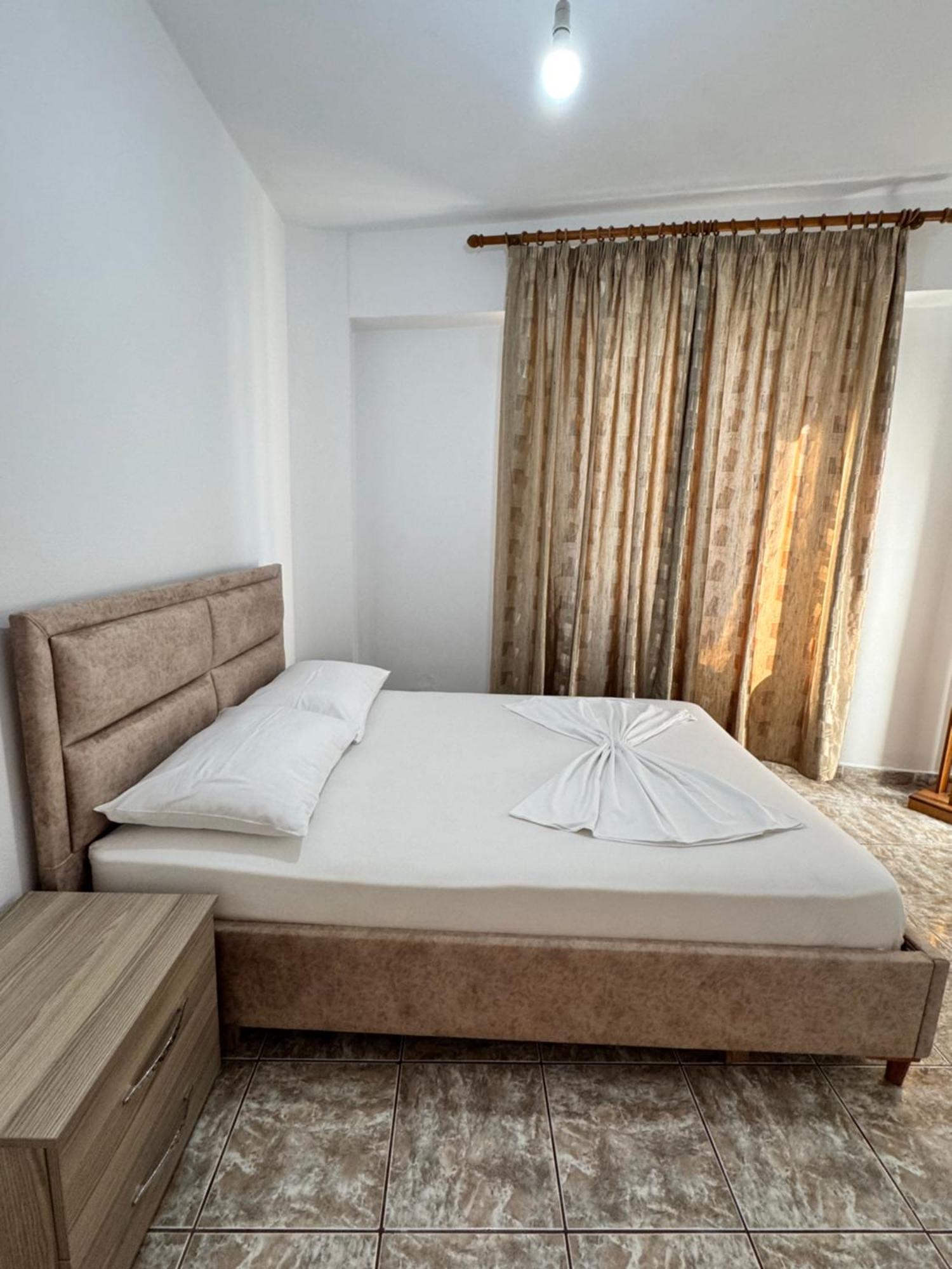 Alex Apartments Саранде Екстериор снимка