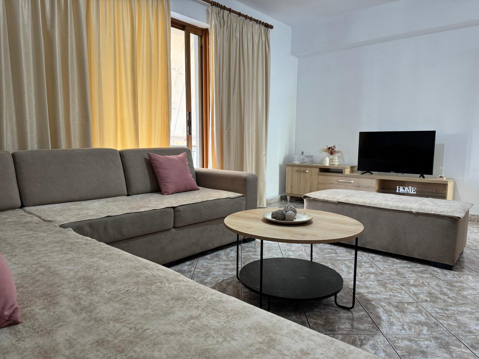 Alex Apartments Саранде Екстериор снимка